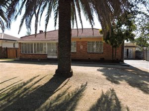 3 Bed House in Selection Park