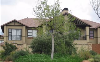 2 Bedroom Apartment in Ebotse Estate