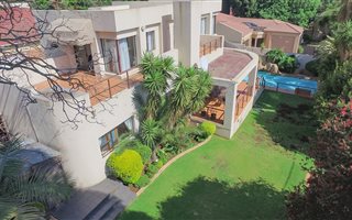 5 Bedroom House in Kensington