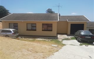 3 Bedroom House in Kwamagxaki