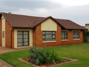 4 Bed House in East Geduld