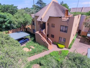 2 Bed Apartment in Lonehill