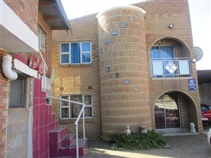 6 Bed House in Clairwood
