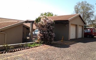 3 Bedroom Simplex in Corlett Gardens