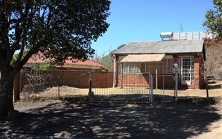 2 Bedroom House in Jan Hofmeyer