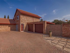 4 Bed Cluster in Pomona