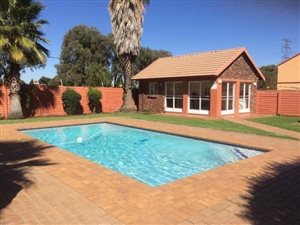 2 Bed Townhouse in Edenglen