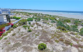 329 m² Land available in Paternoster