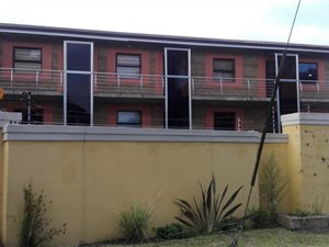 12 Bed Apartment in Clermont