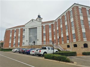 370 m² Office Space in Fourways
