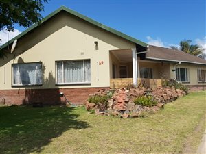 4 Bed House in Hayfields