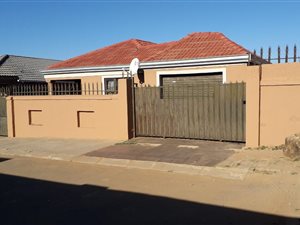 3 Bed House in Meadowlands