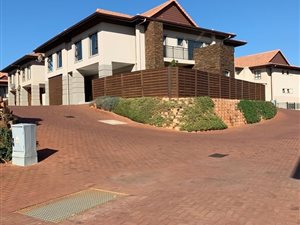 5 Bed House in Izinga Ridge