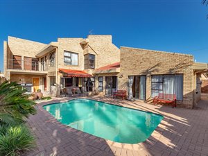 5 Bed House in Blue Gill