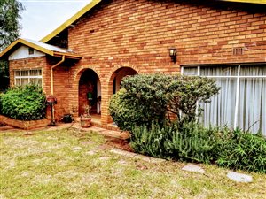 4 Bed House in Pollak Park