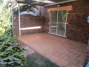 2 Bed Townhouse in Hennopspark