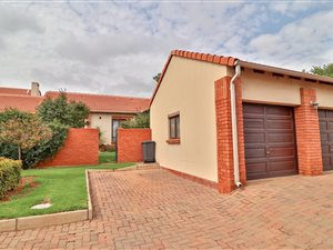 3 Bed Simplex in Rietvlei Heights Country Estate