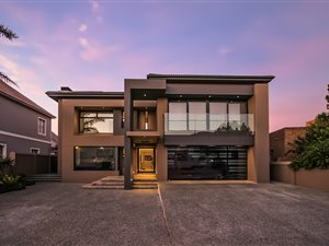 4 Bed House in Greenways Golf Estate
