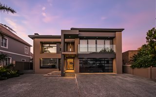 4 Bedroom House in Greenways Golf Estate