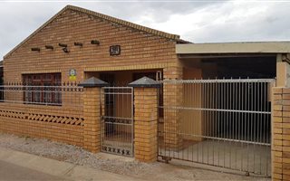 4 Bedroom House in Motherwell