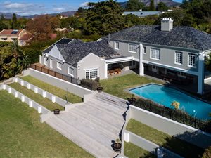5 Bed House in Constantia Upper