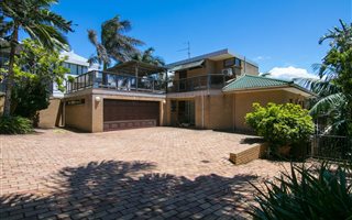 5 Bedroom House in Salt Rock