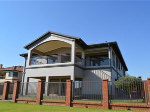 5 Bed House in Tuscany Ridge