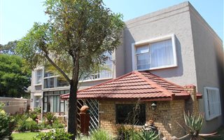 2 Bedroom Flat in Greenhills