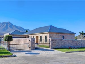 3 Bed Townhouse in Blanco