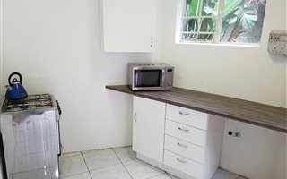 1 Bedroom Garden Cottage in Kensington B