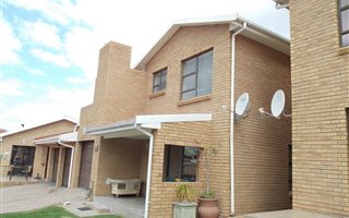 3 Bedroom Duplex in Menkenkop