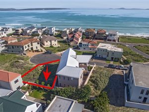 360 m² Land available in Calypso Beach
