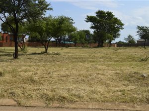 806 m² Land available in Melodie