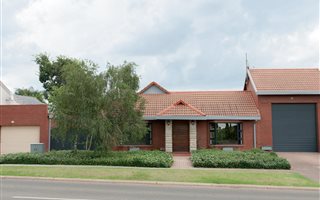 3 Bedroom House in Silver Lakes Golf Estate