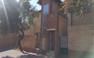 2 Bedroom Duplex in Pretorius Park