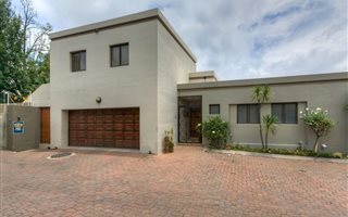 2 Bedroom Cluster in Waverley