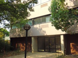 1800 m² Commercial space in Queenswood