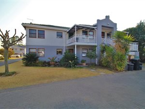 2 Bed Apartment in Lakefield