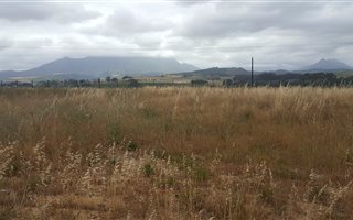 1100 m² Land available in Nooitgedacht Estate