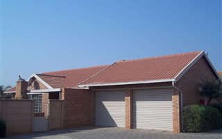 3 Bedroom Townhouse in Willow Park Manor