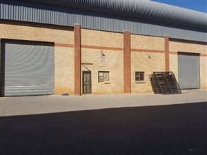 1100 m² Industrial space in Ormonde