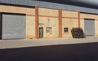 1100 m² Industrial space in Ormonde