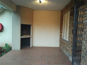 2 Bed Townhouse in Highveld