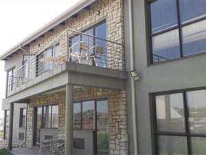 244 m² Commercial space in Fourways
