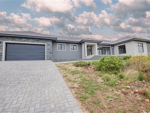3 Bed House in Island View