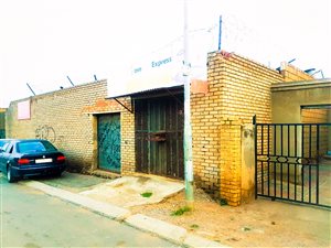 Commercial space in Phiri