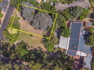 1036 m² Land available in Helena Heights
