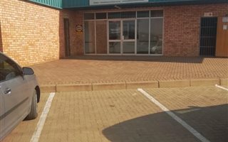 86 m² Retail Space in Rosslyn