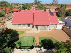 5 Bed House in Lenasia South