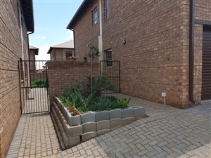 170 m² Commercial space in Hazeldean (Silverlakes Surroundings)